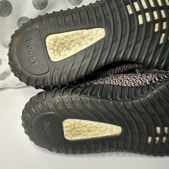 Adidas Yeezys - Picture 8 of 10